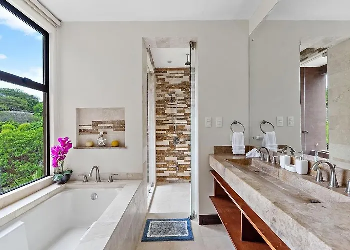Spacious Ocean View 3 Bd W - Pool